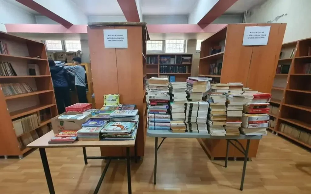 Sadi somuncuoğlu kütüphanesi