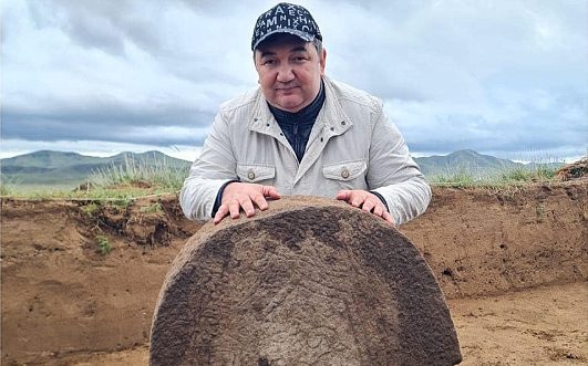 İlteriş Kutluk Kağan'ın Anıtı bulundu